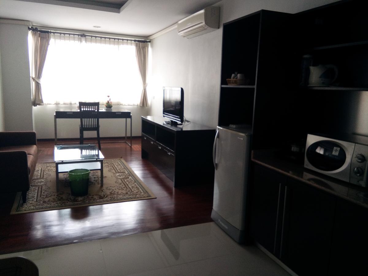 The Park 304 Executive Serviced Apartment Si Maha Phot Екстер'єр фото