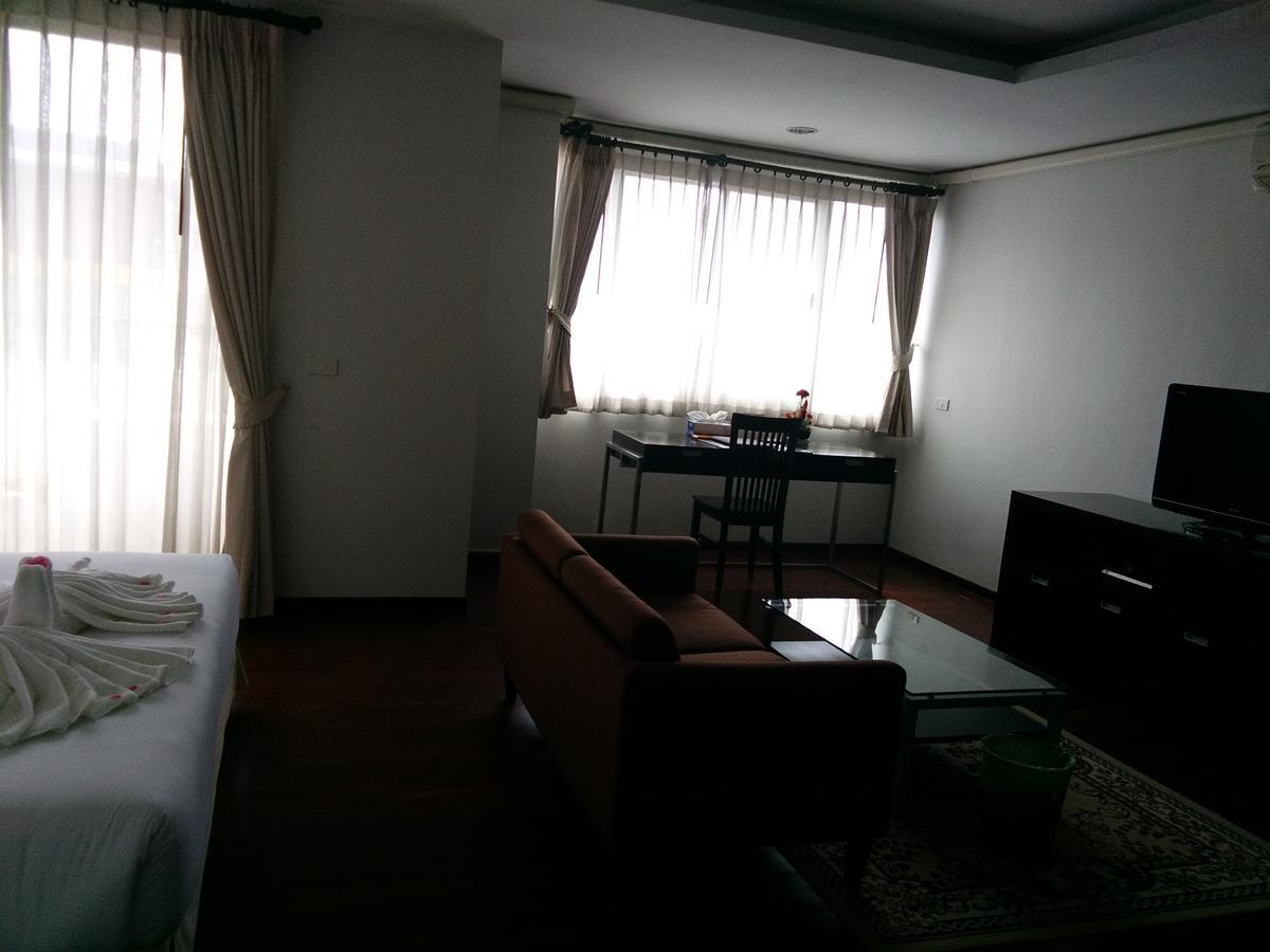 The Park 304 Executive Serviced Apartment Si Maha Phot Екстер'єр фото